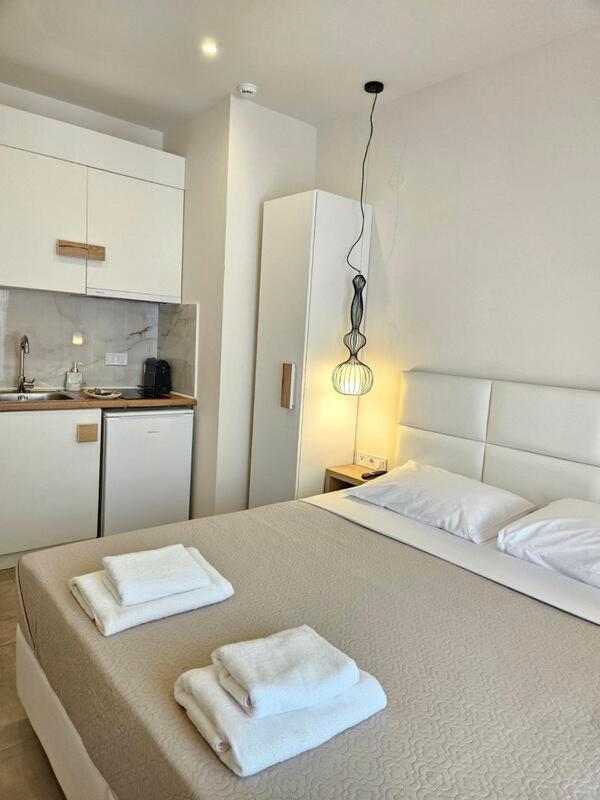 Mystery Suites And Apartments Neoi Poroi Exterior photo