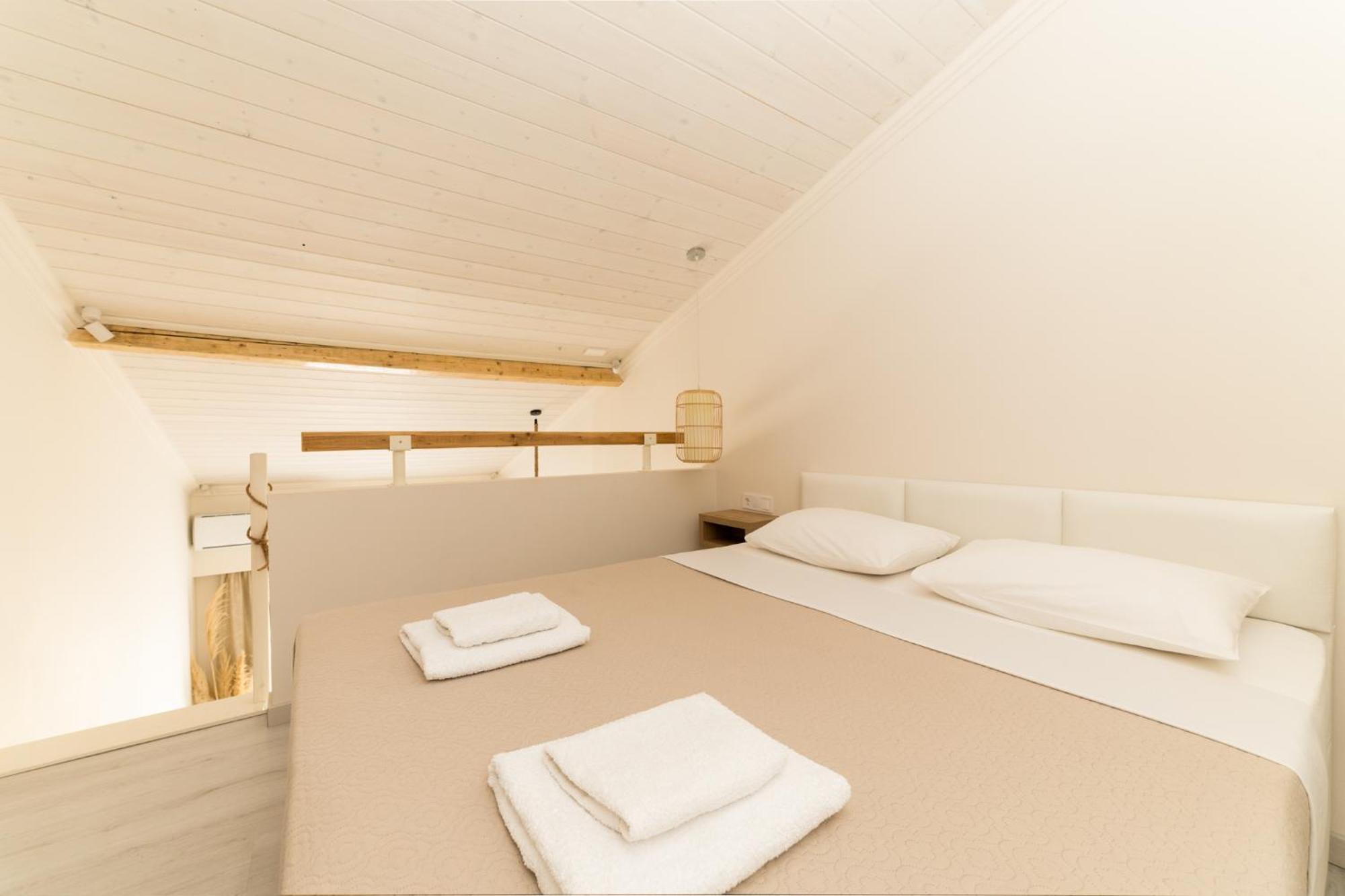 Mystery Suites And Apartments Neoi Poroi Exterior photo