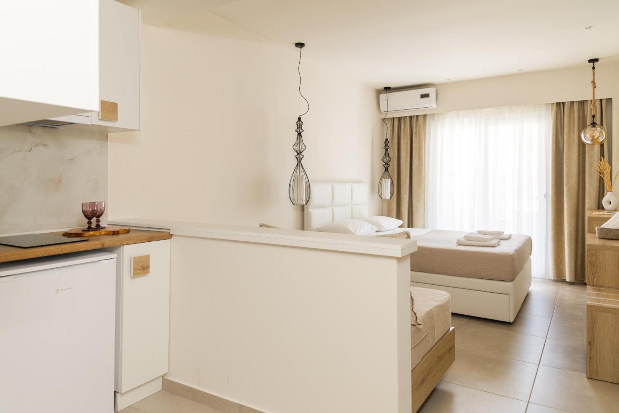 Mystery Suites And Apartments Neoi Poroi Exterior photo